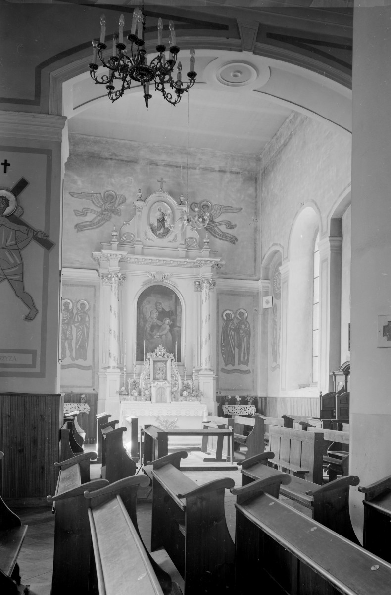 konkatedra św. Aleksandra - wnętrze: kaplica św. Rodziny, skan 1