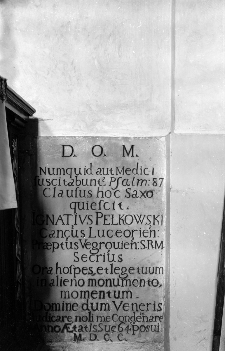 kościół parafialny pw. Wniebowzięcia Najświętszej Marii Panny i św.św. Piotra i Pawła - wnętrze: płyta nagrobna Ignacego Petkowskiego, skan 1