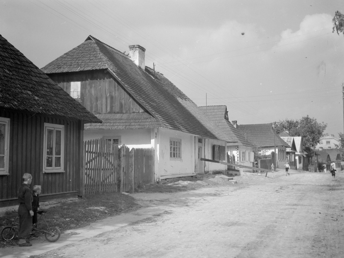 dom nr 62 i inne - elewacje frontowa, skan 1
