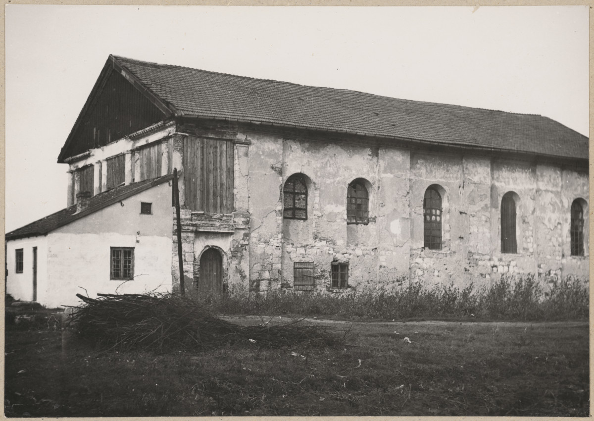 Synagoga - widok ogólny od strony płd. - zach. 

, skan 1
