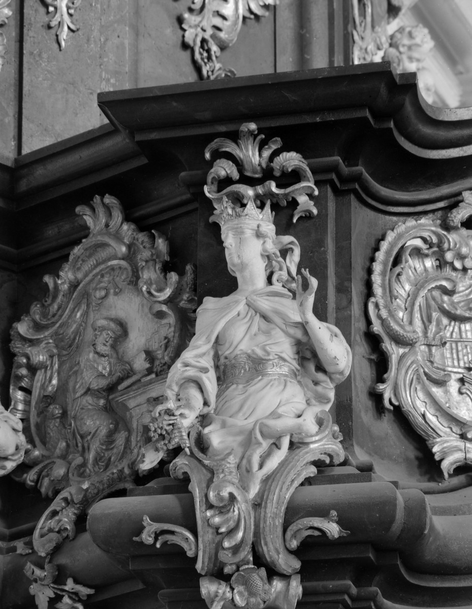 kościół, ob. parafialny pw. Wniebowzięcia Najświętszej Marii Panny - wnętrze: ambona, fragment - rzeźba, skan 1