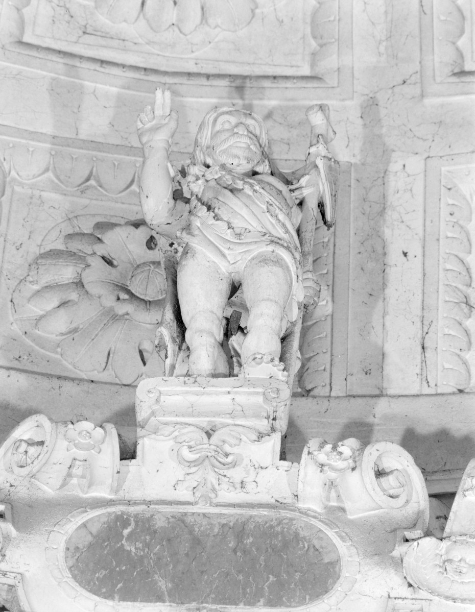 kościół pw. św. Mikołaja - Kaplica Firlejów - wnętrze - nagrobek Firlejów - zwieńczenie - figura Chrystusa Zmartwychwstałego, skan 1