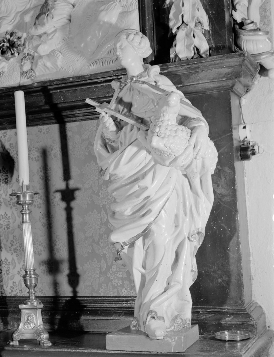 katedra św. Stanisława i św. Wacława - wnętrze, ołtarz boczny w lewej nawie, detale, figura, skan 1