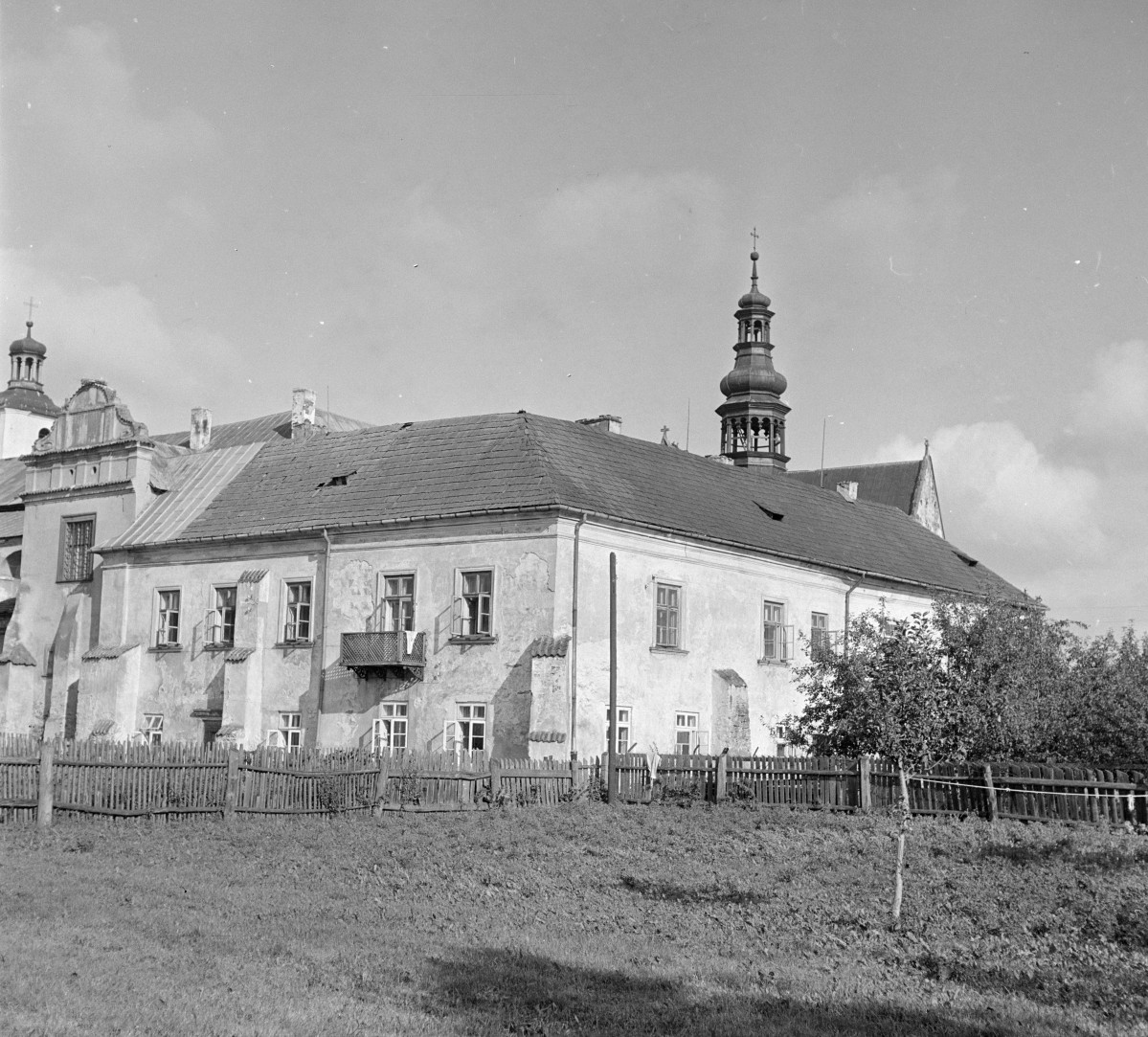 klasztorny pocysterski - elewacja płd. - wsch., skan 1