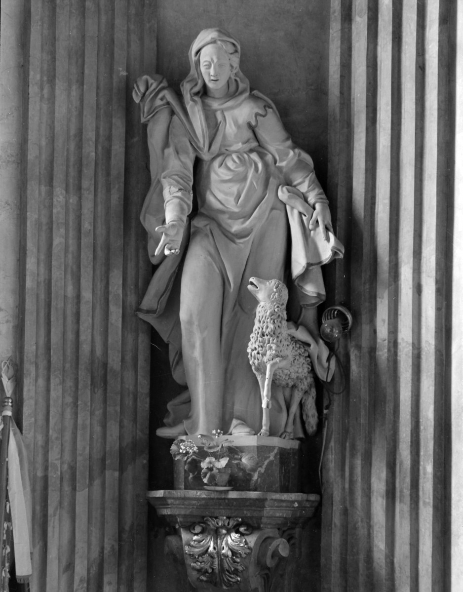 katedra św. Stanisława i św. Wacława - wnętrze, figura św. nawa główna, skan 1