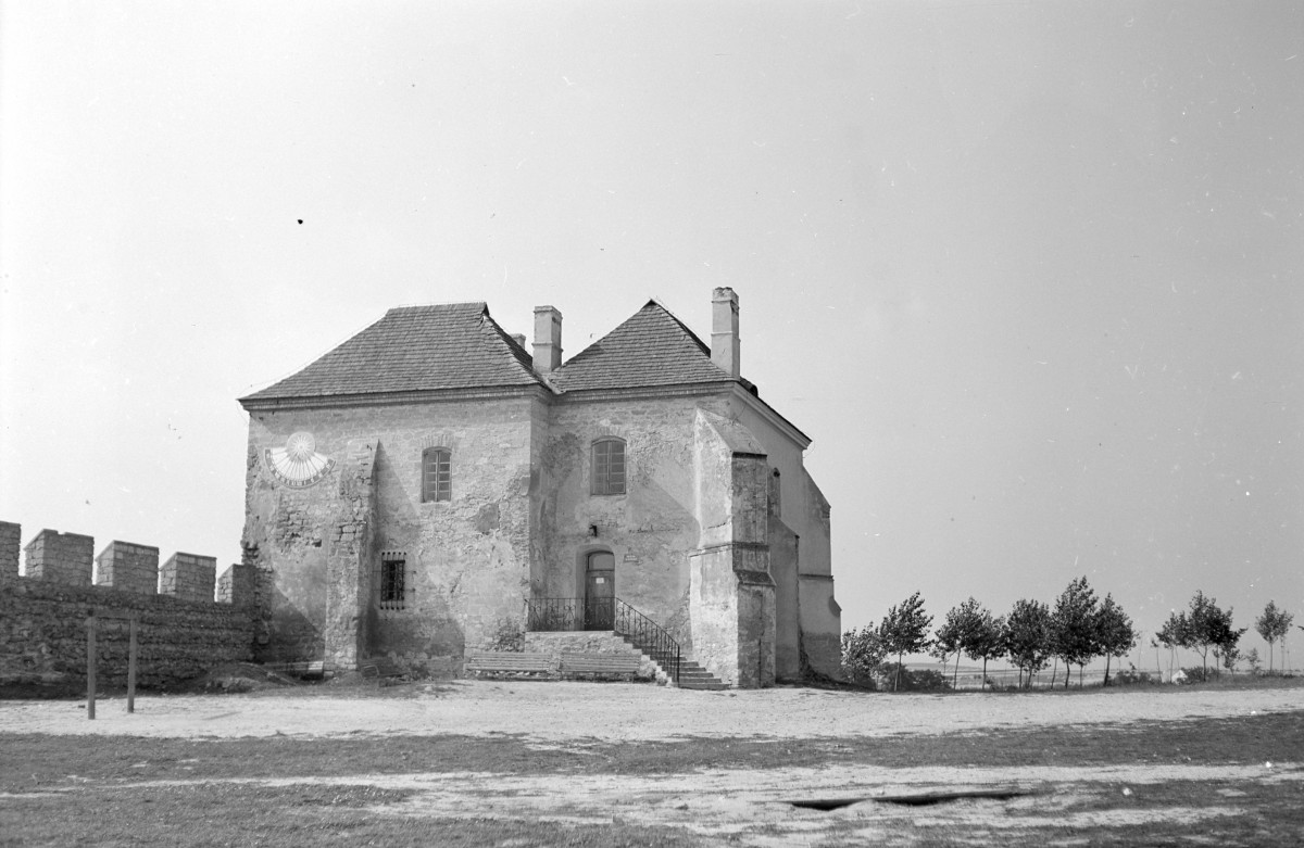 skarbczyk, część zespołu zamkowego, skan 1