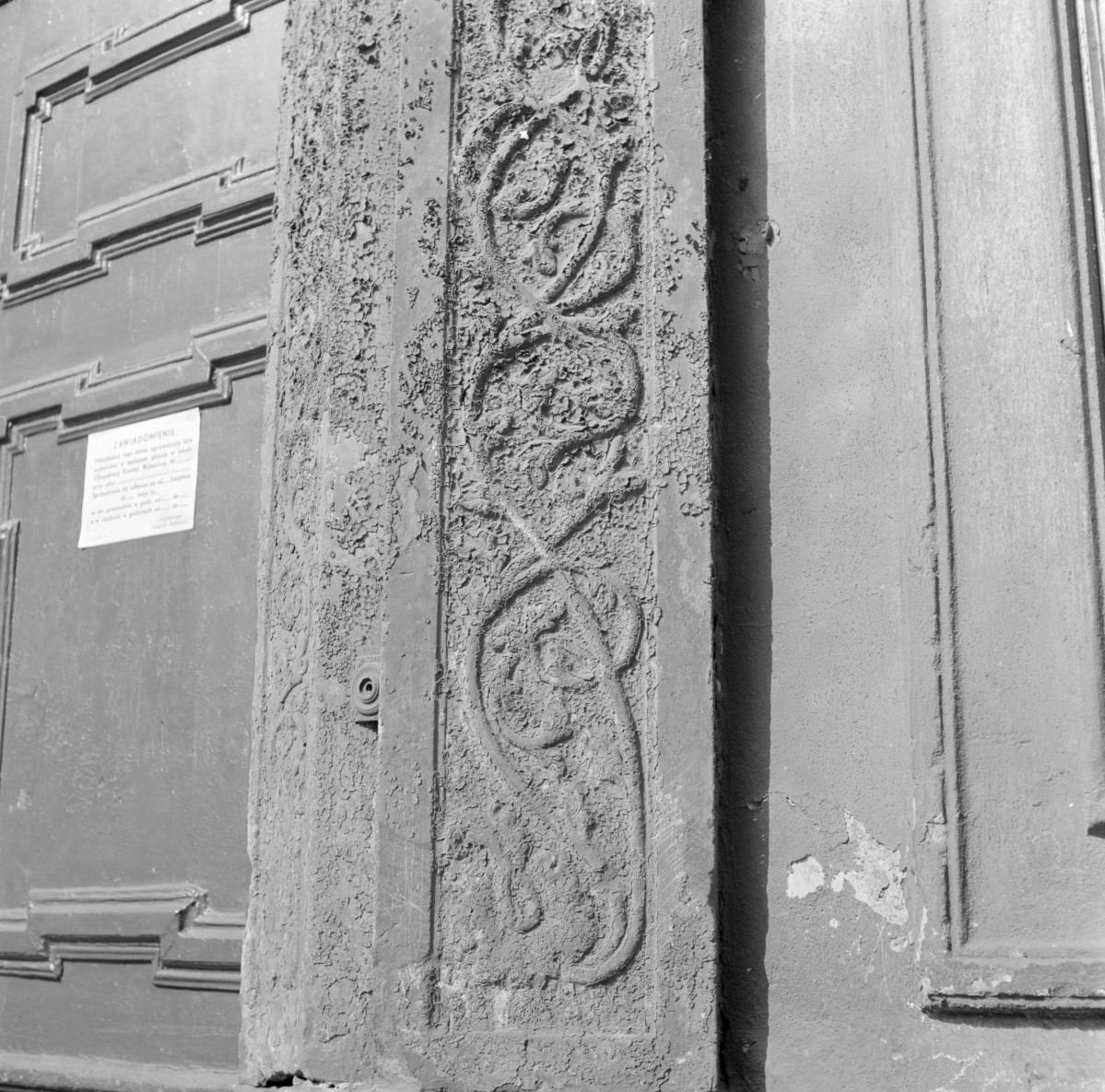 kamienica - portal i jego detal, skan 1