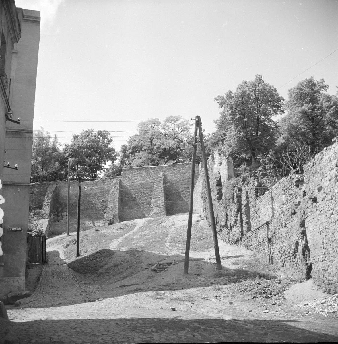 Mury obronne z przyporami, skan 1