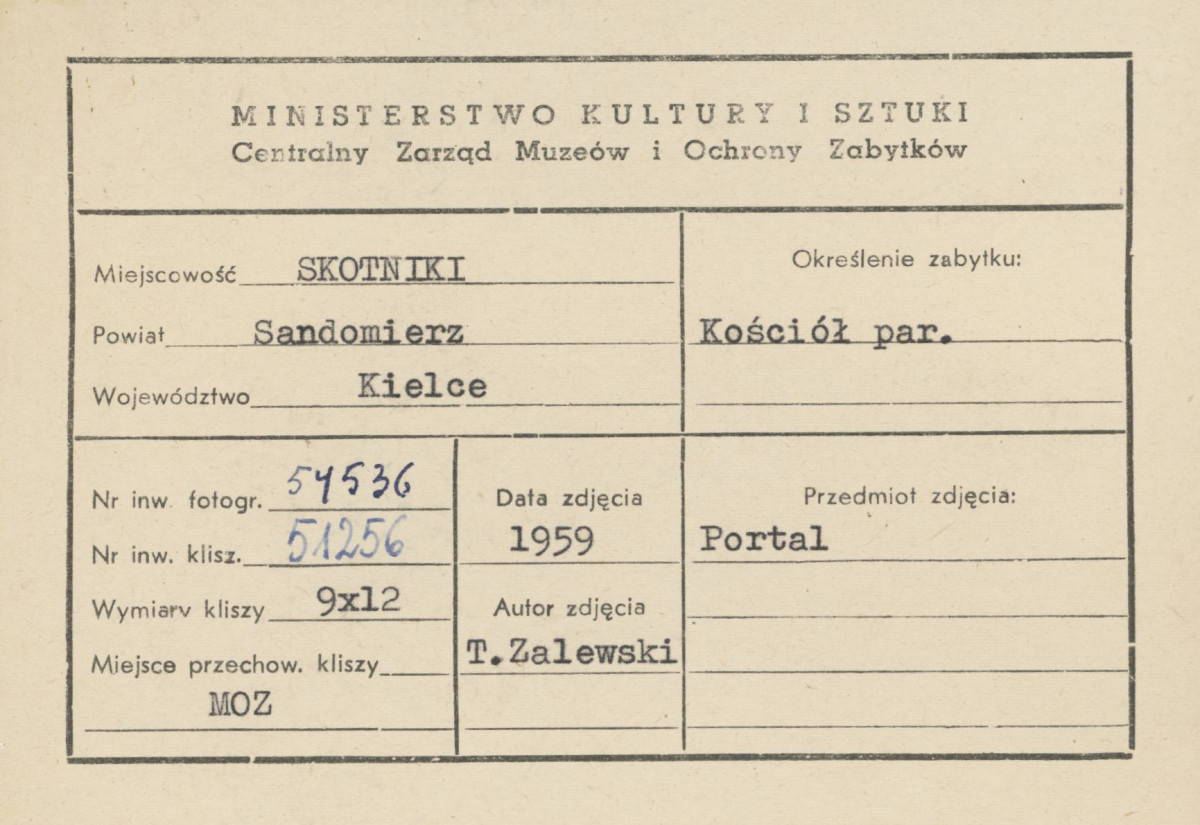 Kościół parafialny - widok na portal - metryczka, skan 1