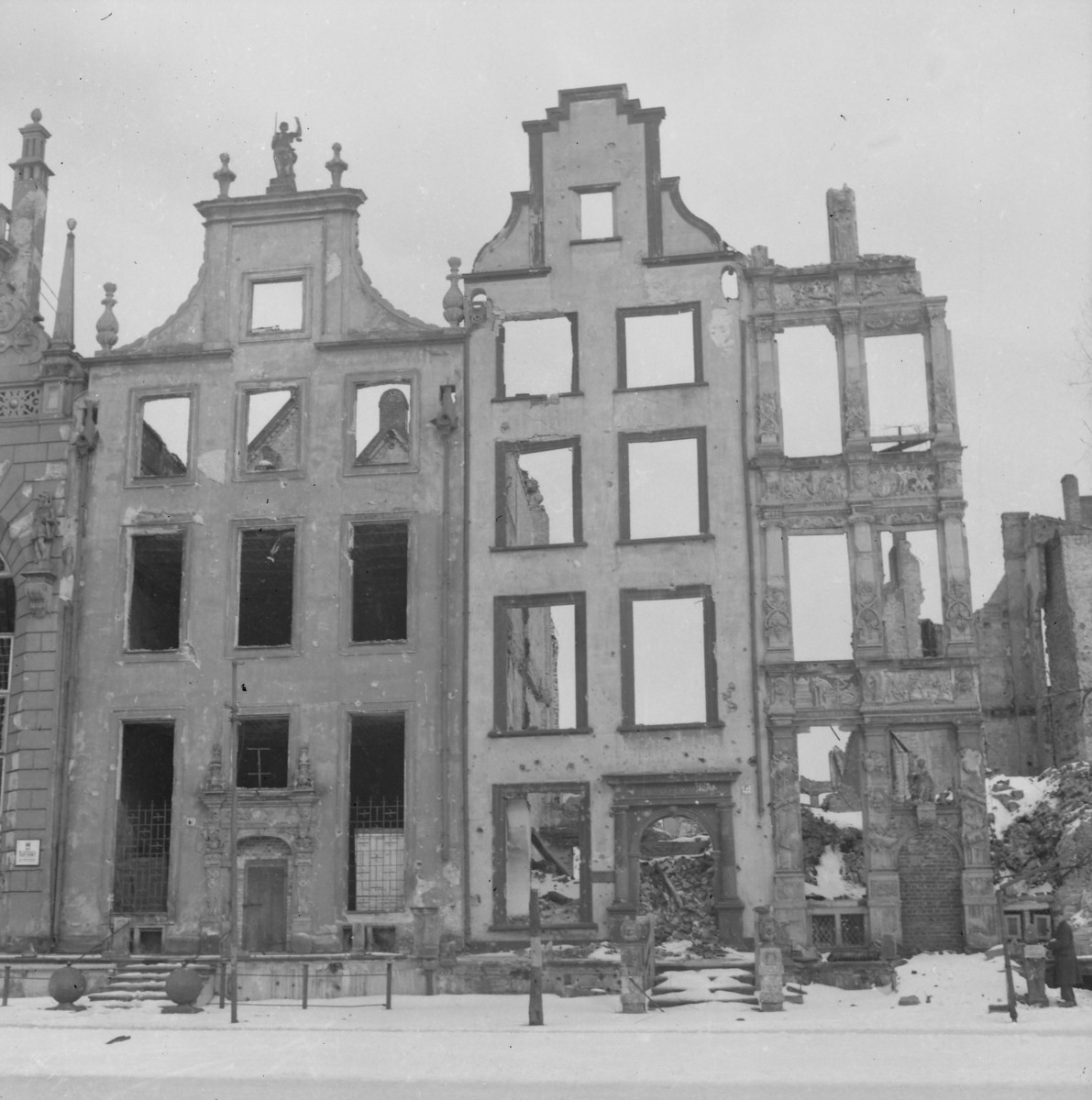 dom Steffensów tzw. Złota Kamienica - zniszczenia, skan 1