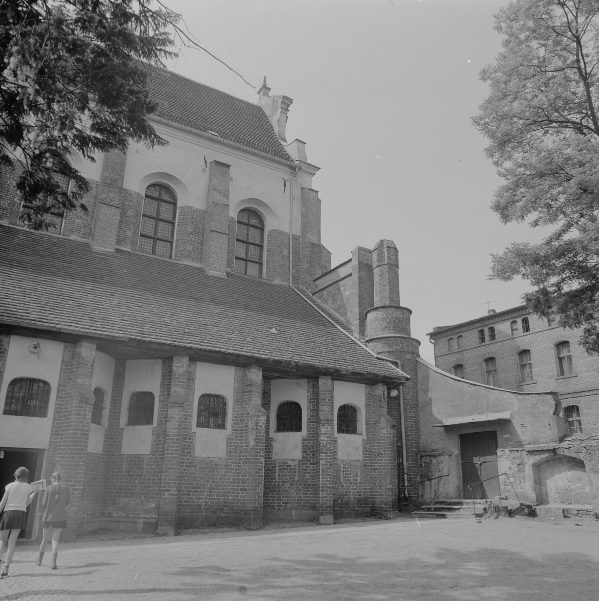 Bazyliki Wniebowzięcia NMP - elewacja od strony pn., skan 1