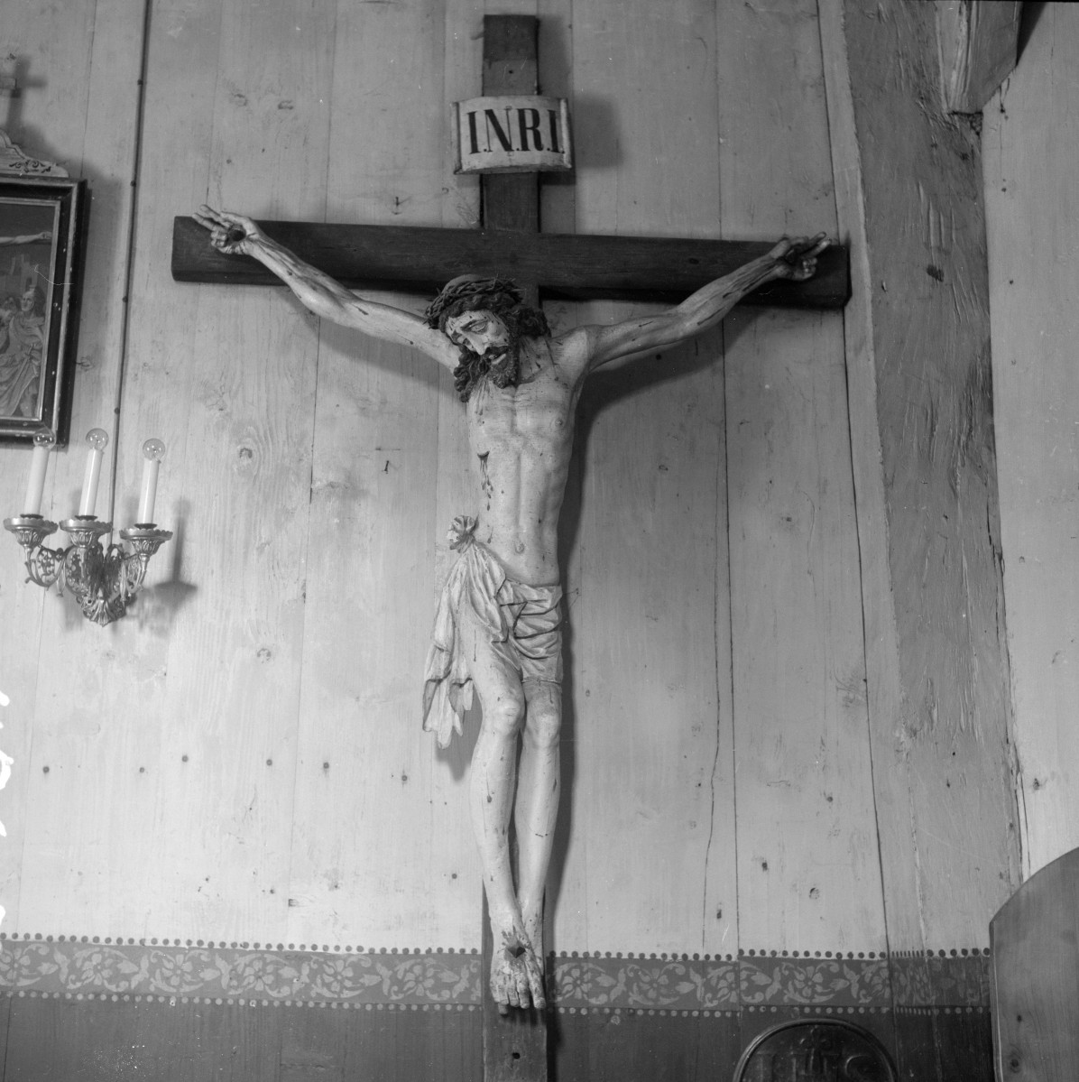 kościół WNMP - wnętrze: krucyfiks, skan 1