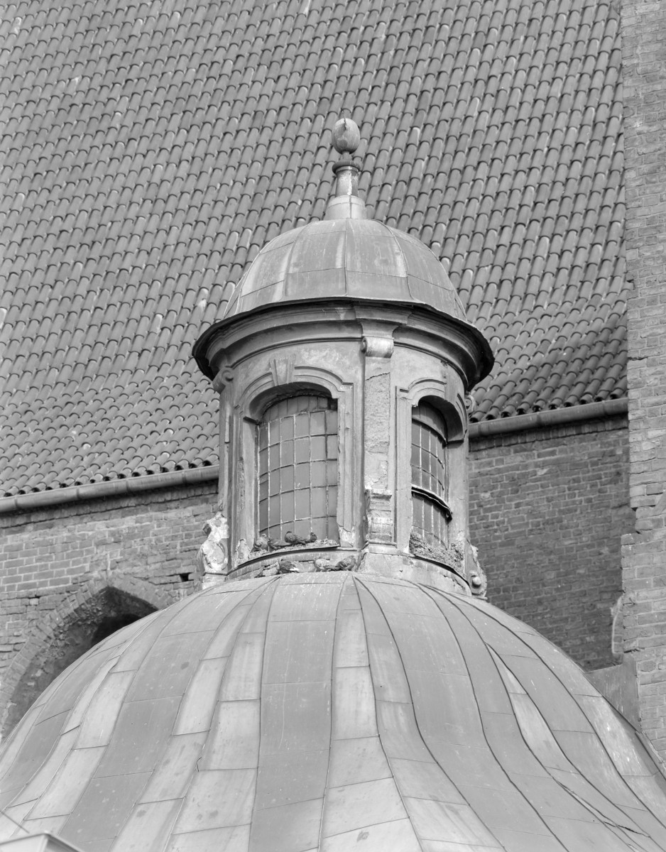 Kościół św. Wojciecha - kaplica, kopuła z latarnią, skan 1