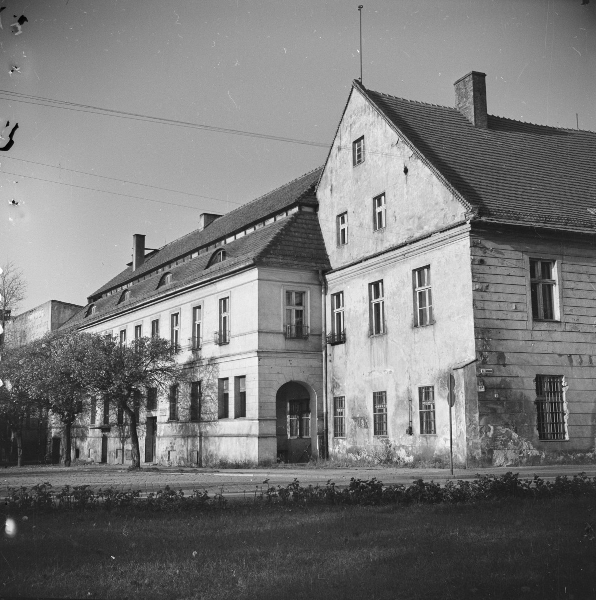 kamienice - elewacje frontowe, skan 1