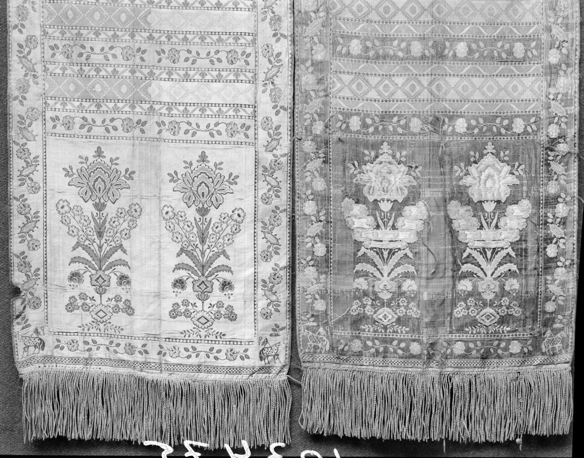 kościół pw. Wniebowzięcia Najświętszej Maryi Panny i św. Zygmunta - Muzeum Diecezjalne - zbiory - pas kontuszowy N 33 - fragment, skan 1