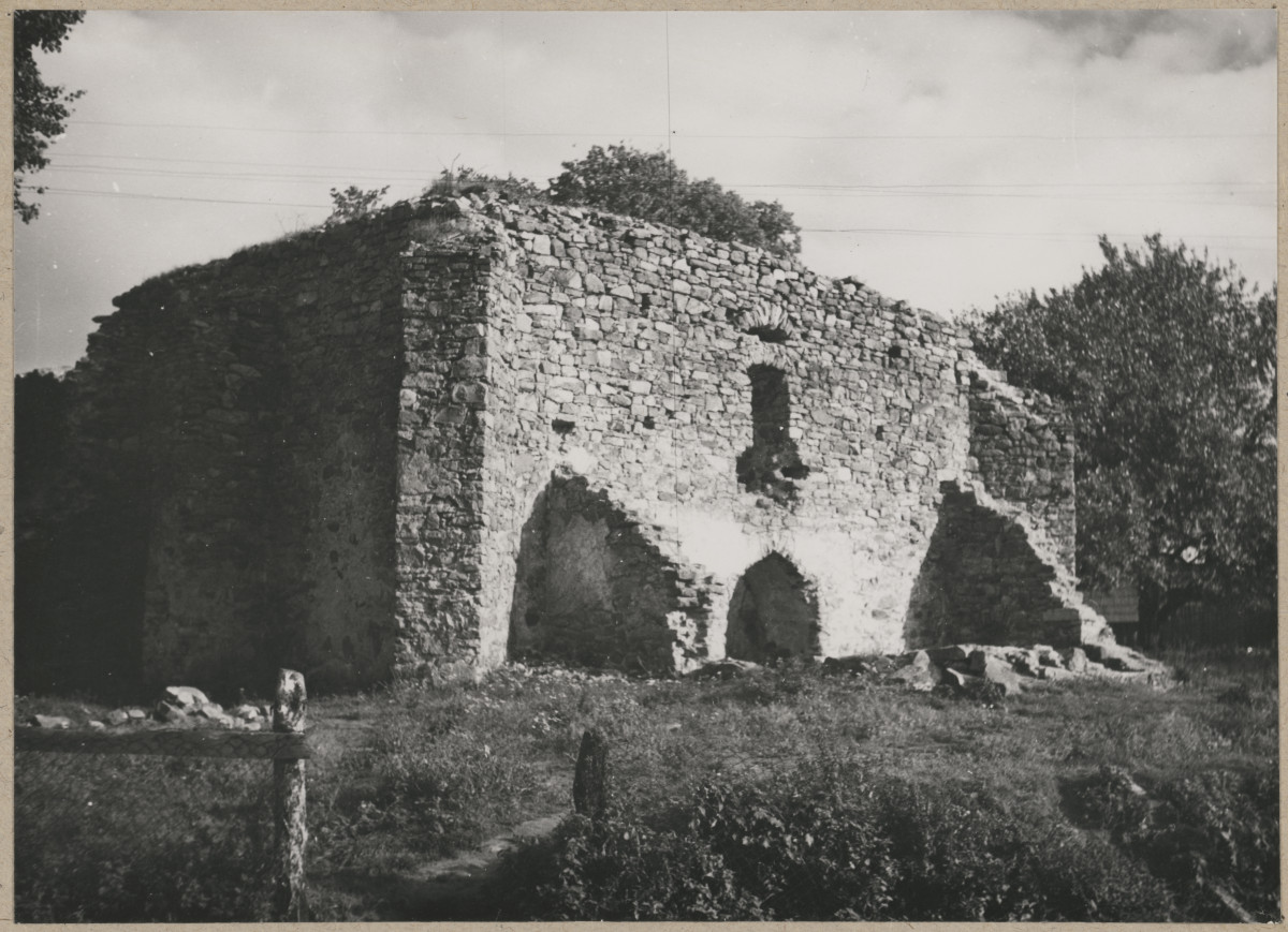 Kościół św. Ducha - widok ruin od płn.-zach., skan 1