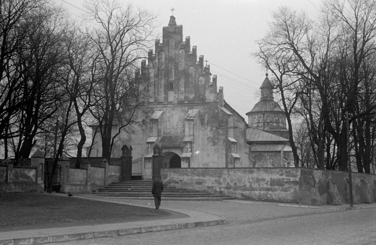 kościół podwyższenia świętego Krzyża w Brzezinach, skan 1