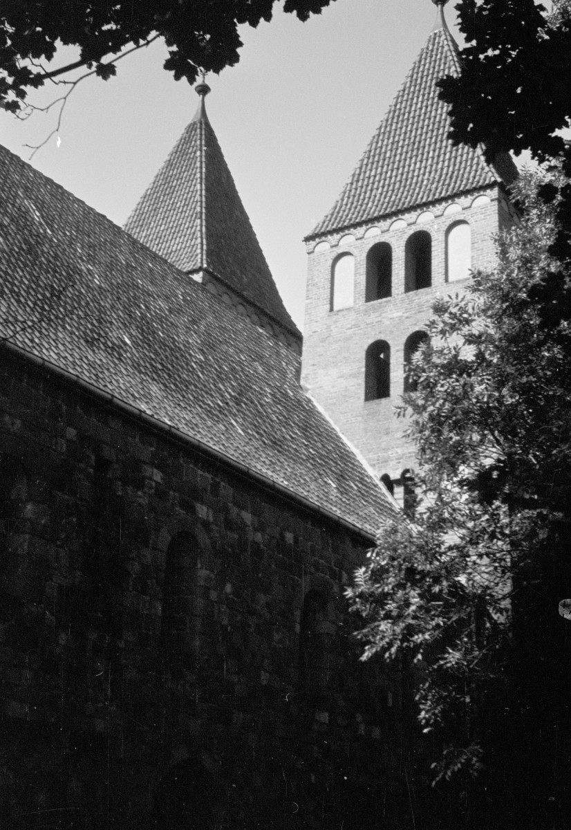 kościół NMP - wieża i fragment dachu, skan 1