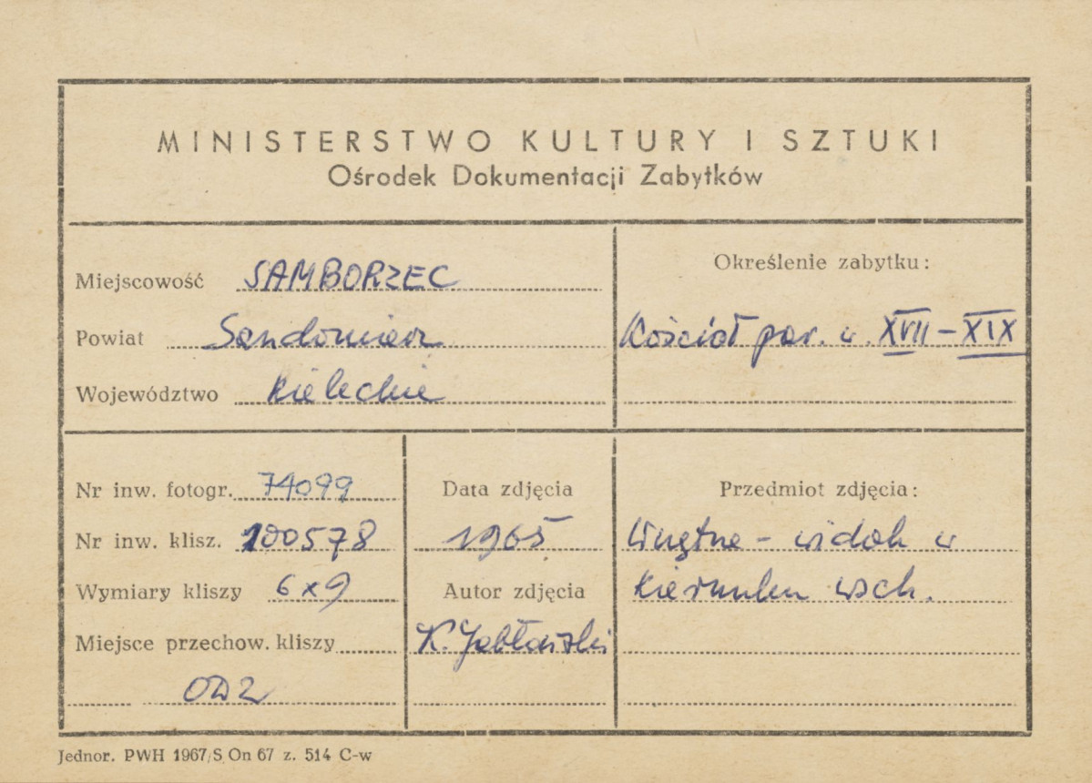 Kościół parafialny - wnętrze, widok z nawy w kierunku prezbiterium - metryczka, skan 1