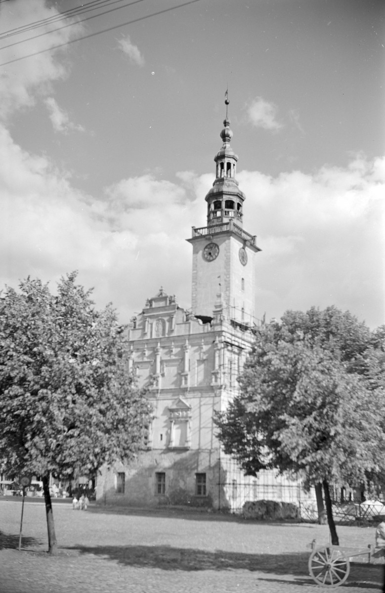 Ratusz - wieża, skan 1