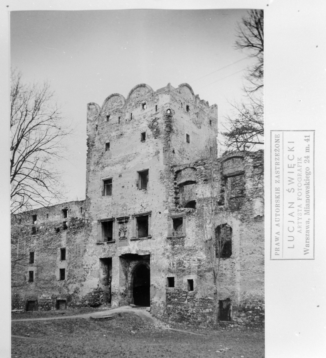 zamek obronny - ruiny, skan 1