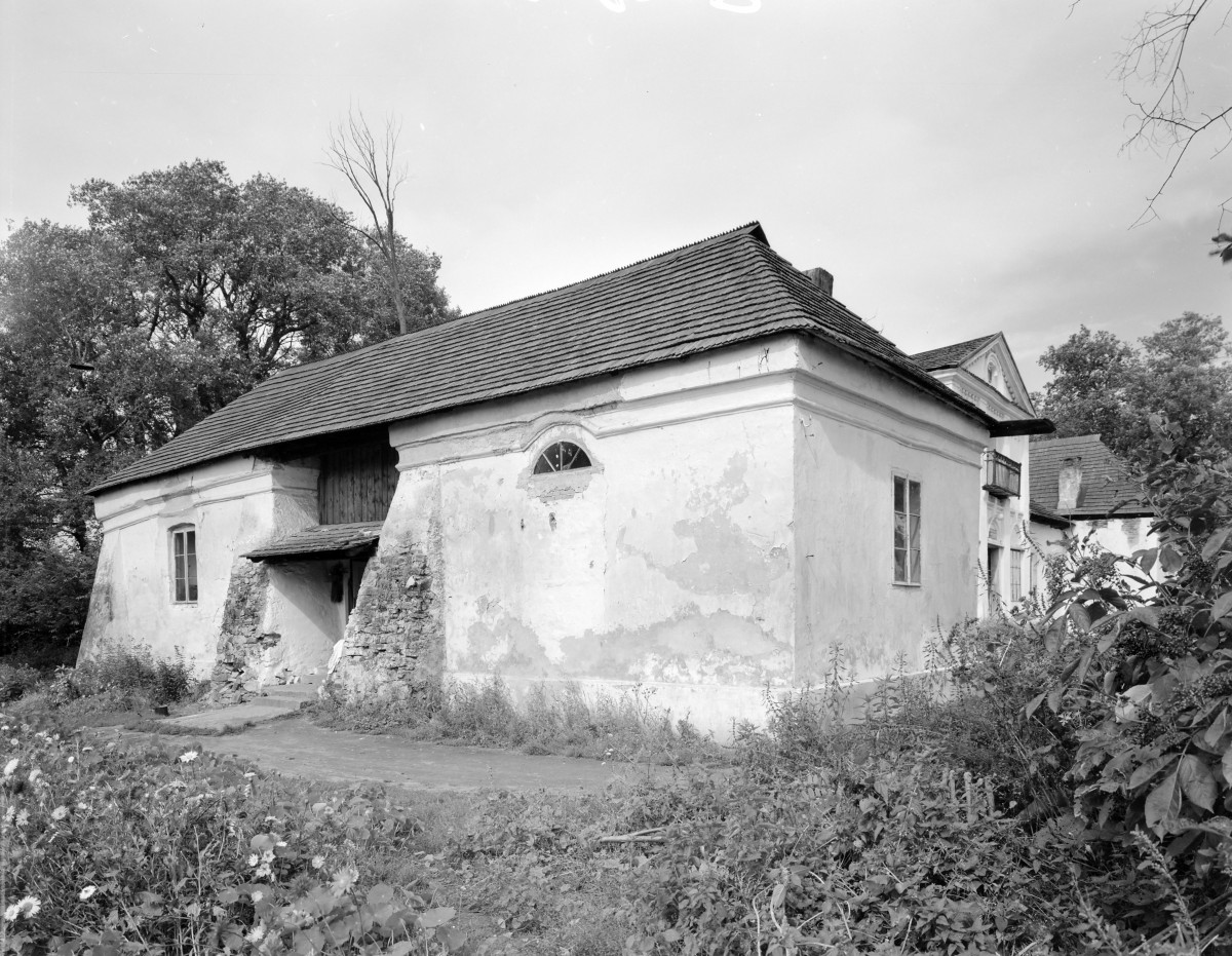 dwór - widok ogólny, skan 1