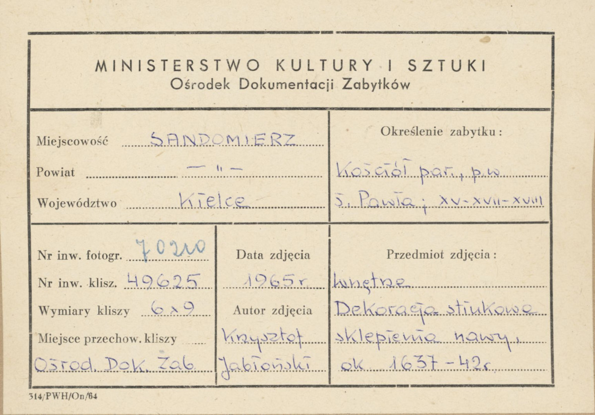 Kościół parafialny pw. św. Pawła - fragment dekoracji stiukowej i malarskiej na sklepieniu nawy - metryczka, skan 1