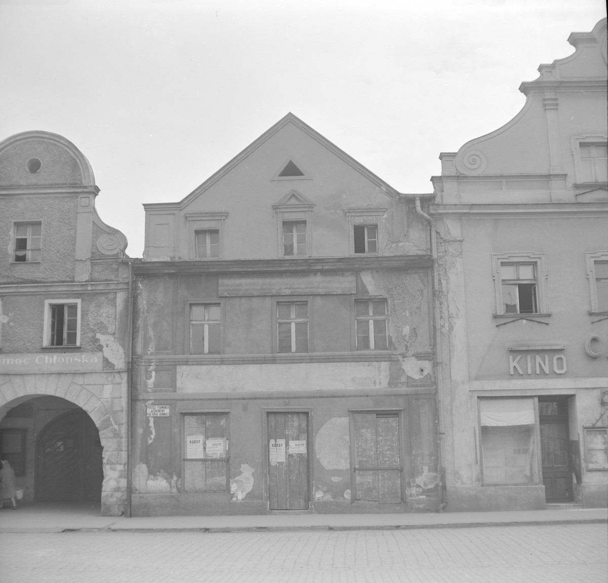 rynek miejski - kamienica nr 16 - elewacja frontowa, skan 1