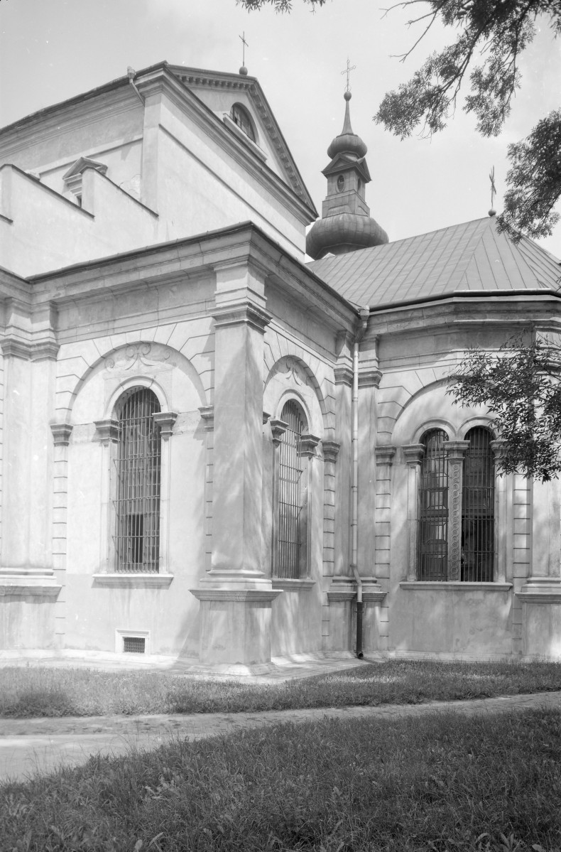 katedra Zmartwychwstania Pańskiego i św. Tomasza Apostoła - elewacja pd. wsch. , skan 1