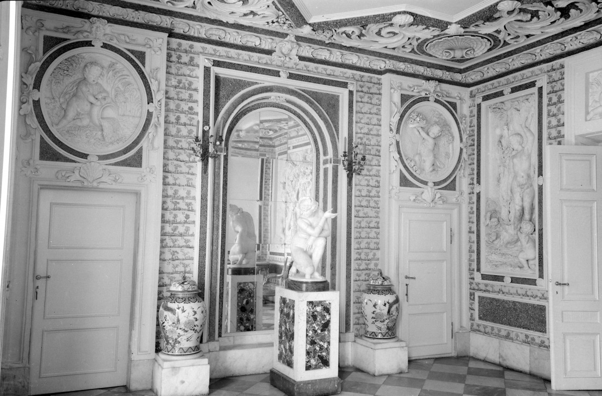 pałac na wodzie- sala kąpielowa, skan 1