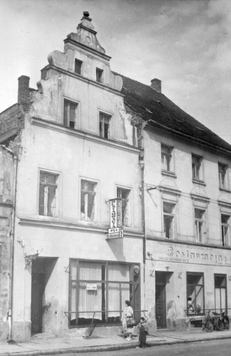 kamienica - elewacja frontowa, skan 1