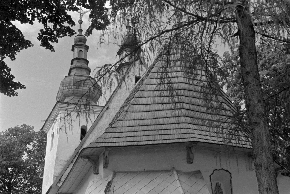 kościół pw. św. Kwiryna - elewacja zewnętrzna - fragment, skan 1