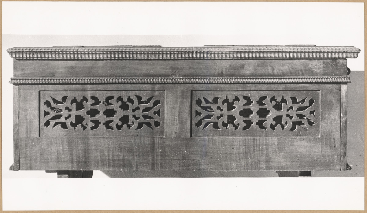 Muzeum Diecezjalne - organy przenośne, obudowa zewnętrzna, widok z przodu, skan 1