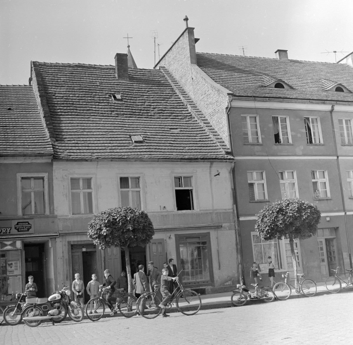 kamienica, Rynek 33 - elewacja frontowa, skan 1