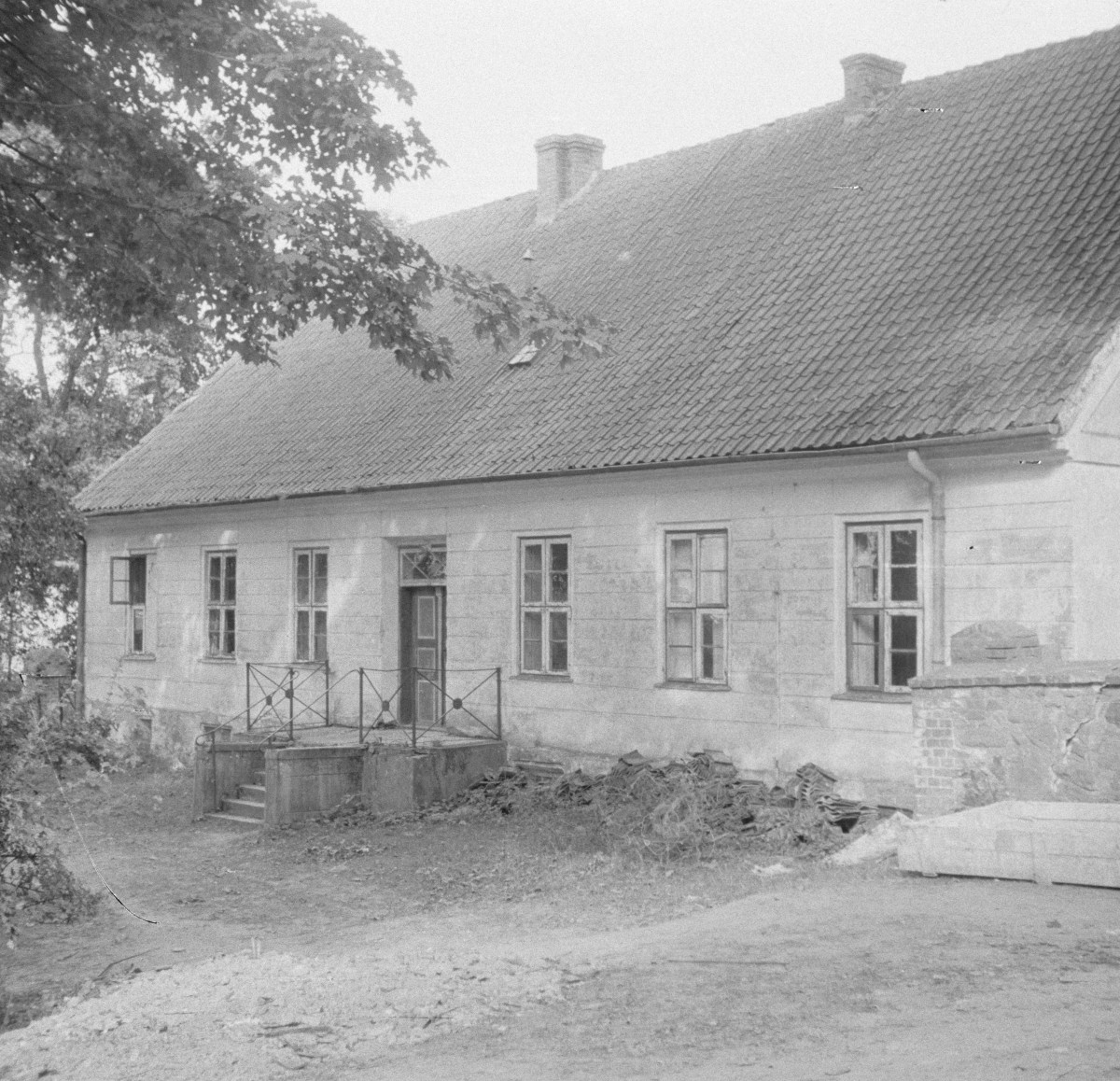 plebania - widok ogólny, skan 1