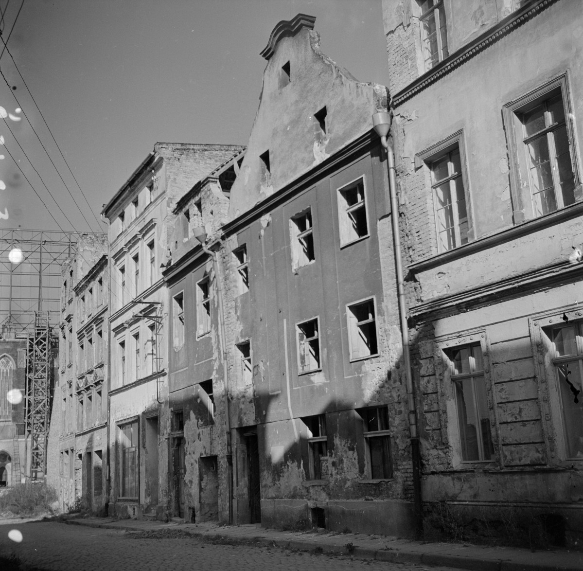 kamienice - elewacje frontowe, skan 1