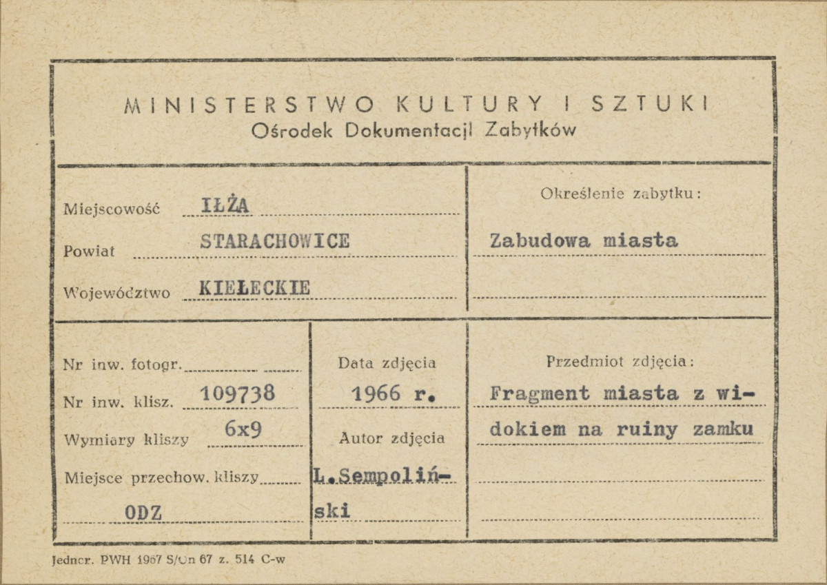 Widok od strony miasta na górę zamkową z ruinami - metryczka, skan 1