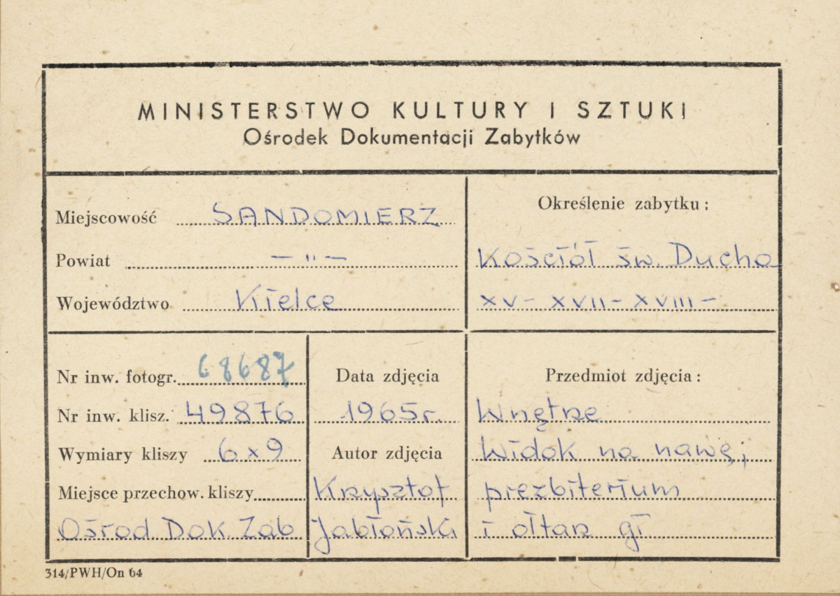 Zespół kościelno-szpitalny św. Ducha - wnętrze kościoła, widok ogólny w kierunku prezbiterium - metryczka, skan 1