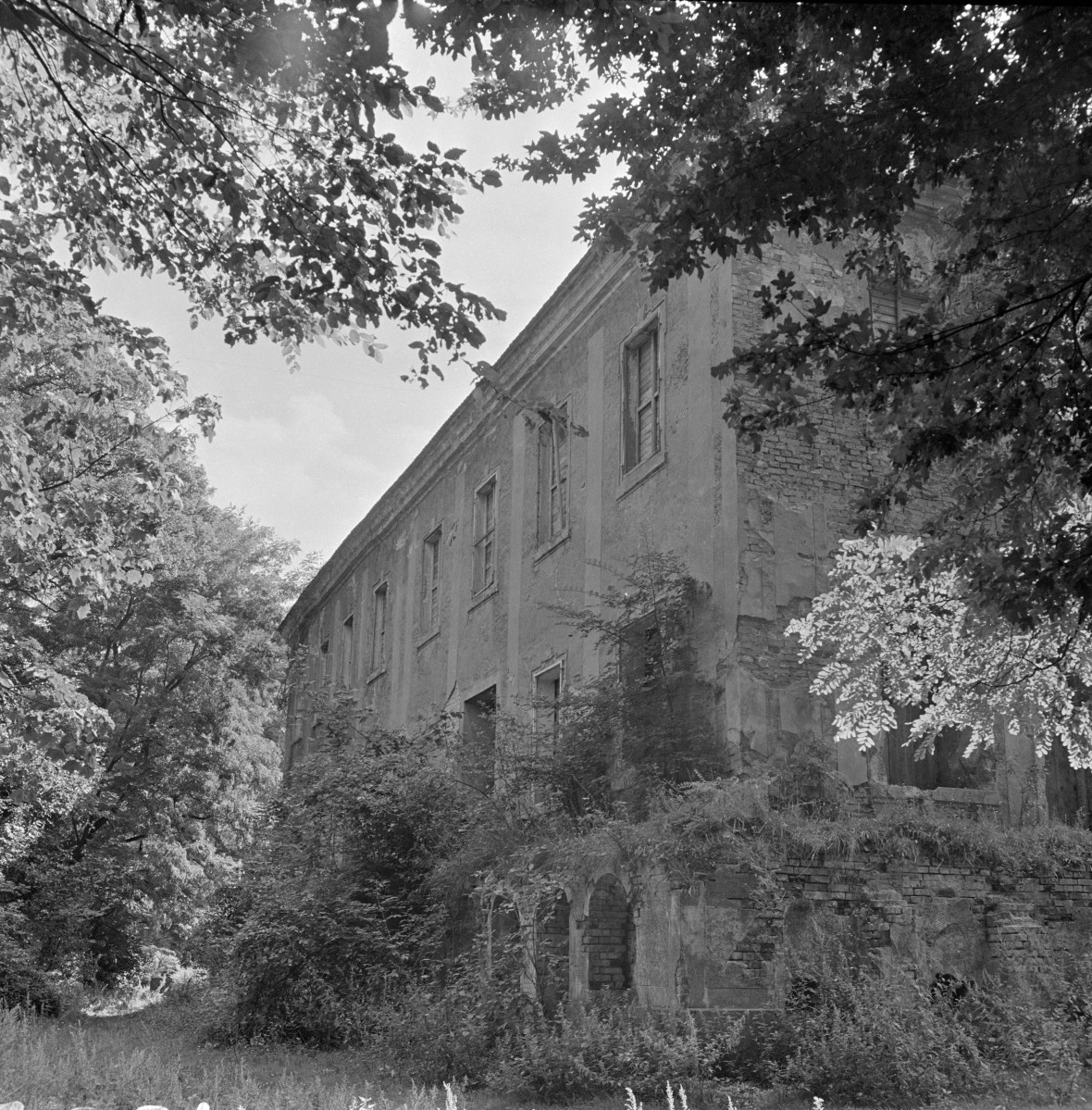 pałac - elewacja północno-zachodni, skan 1