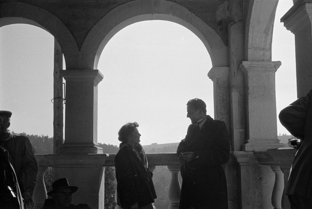 zamek - Loggia, skan 1
