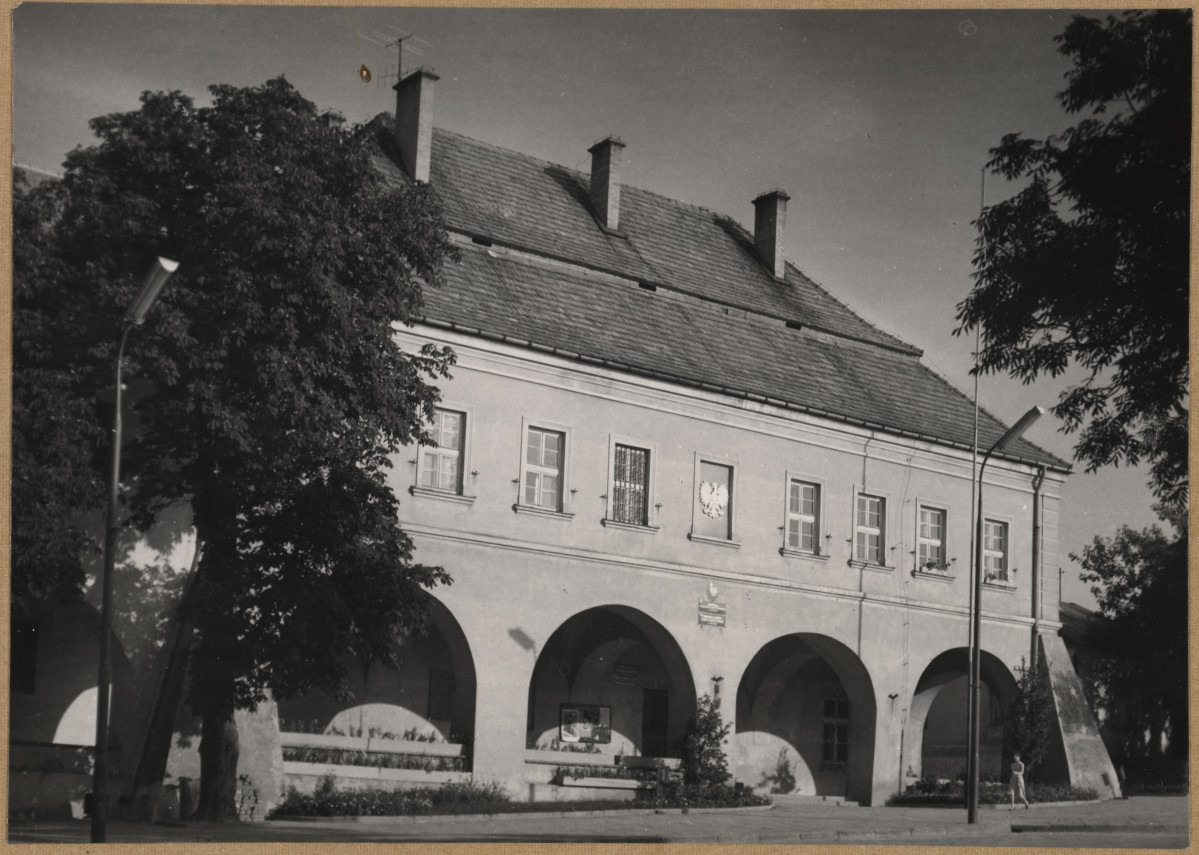 Rynek - widok budynku nr 1, elewacja frontowa

 , skan 1