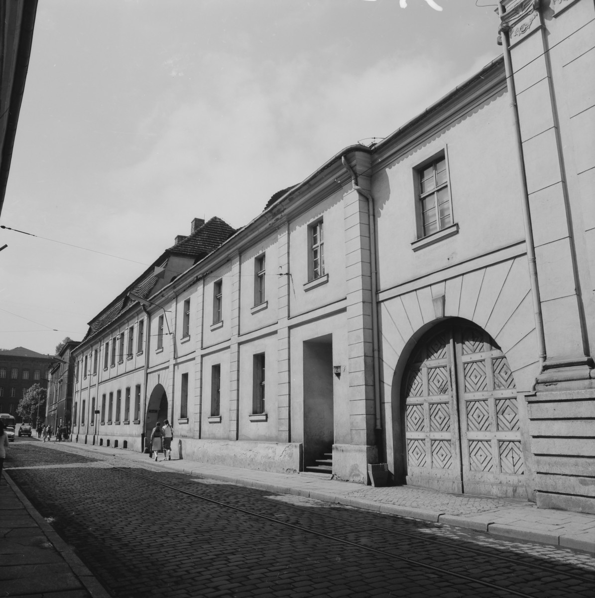 Biblioteka Publiczna - elewacja od ulicy Długiej, skan 1