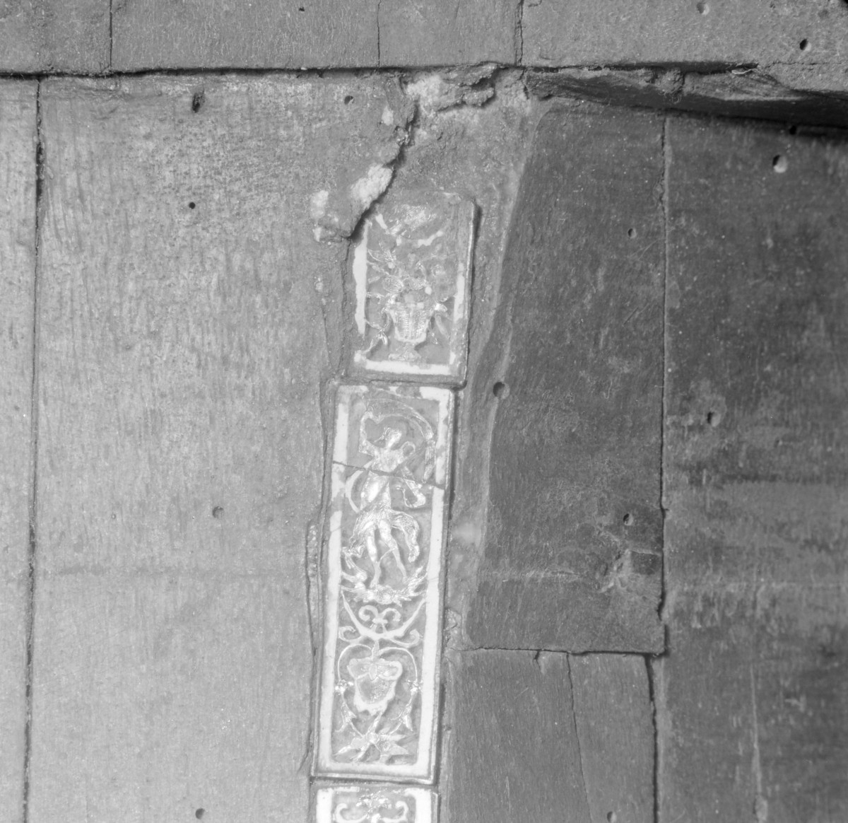 Kościół św. Józefa Oblubieńca i św. Antoniego z Padwy - tabernakulum z ok. 1740. Detale zdobienia., skan 1