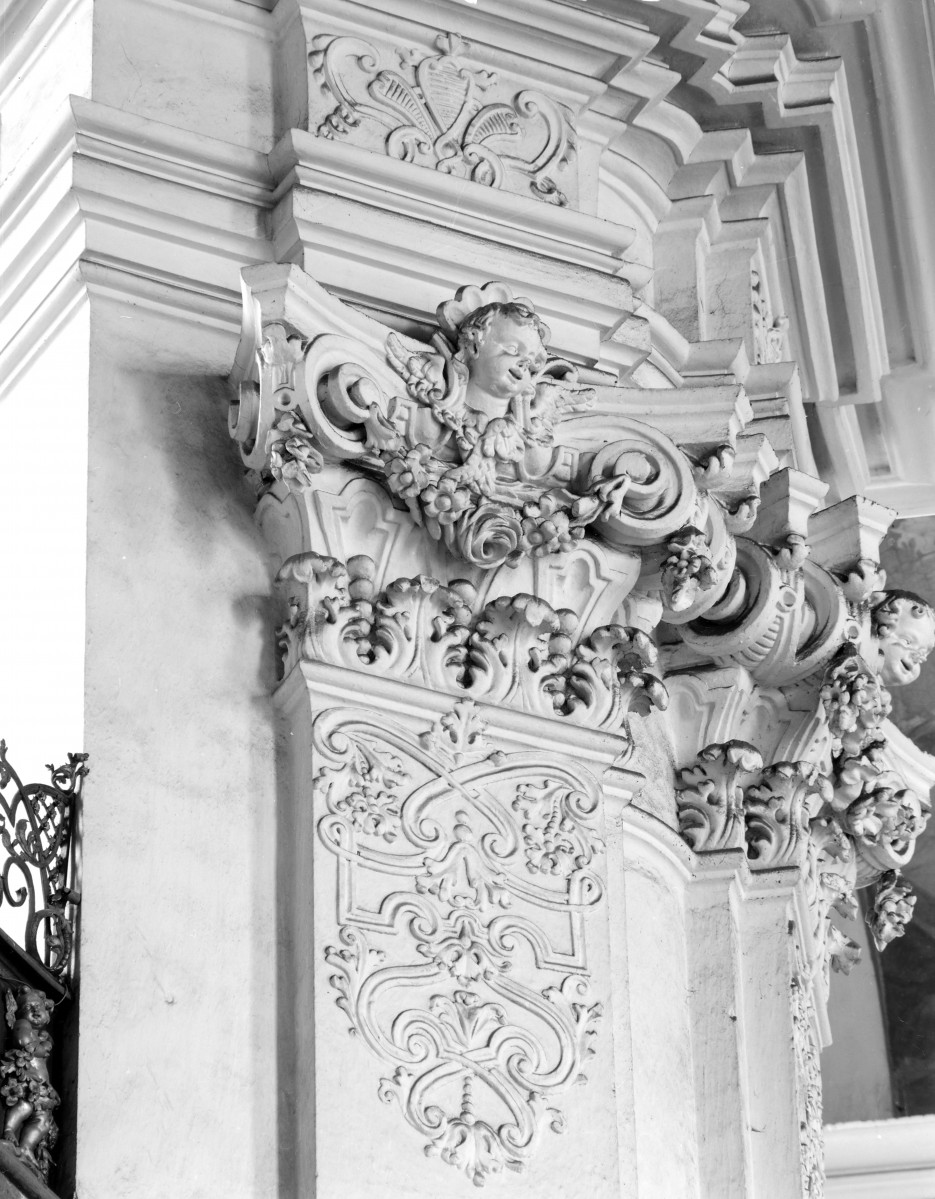 klasztor Benedyktynek - kościół pw. Wniebowzięcia Najświętszej Maryi Panny - wnętrze - nawa główna - główne gzymsowanie - fragment, skan 1