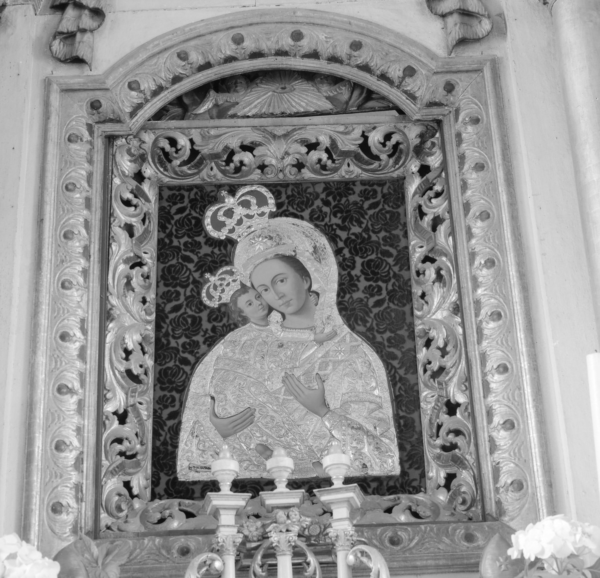 kościół filialny pw. św. Andrzeja - wnętrze: obraz M.B. Koronowskiej, skan 1