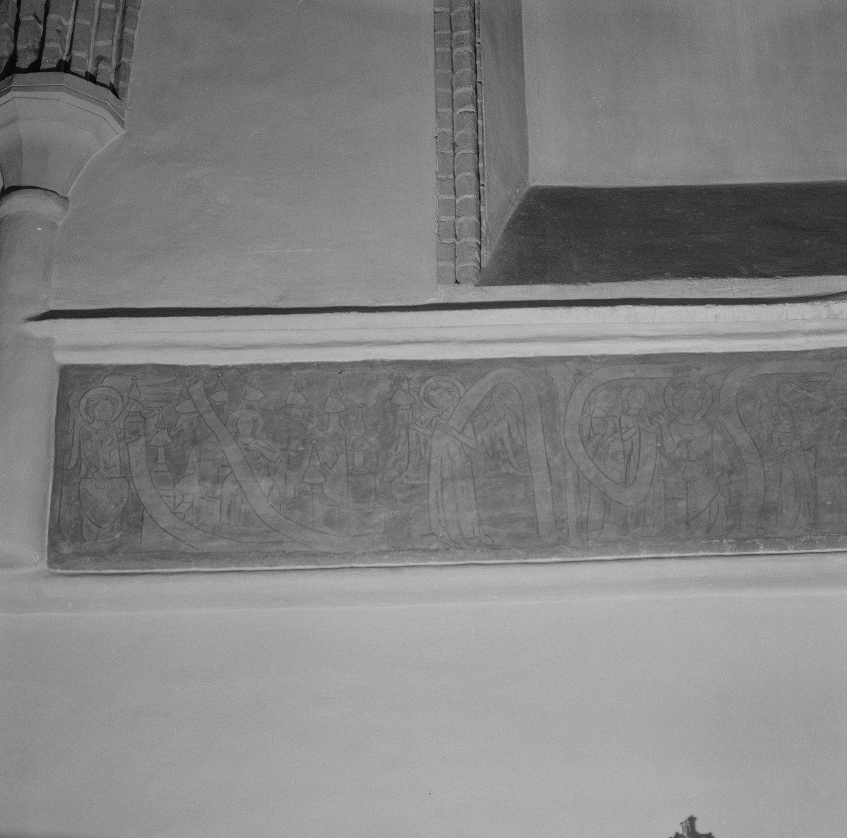 klasztor ss. Miłosierdzia /d.Cysterek oraz Benedyktynek/ - kościół pw. św. Jana Chrzciciela i św. Jana Ewangelisty - wnętrze - fryz - fragment, skan 1