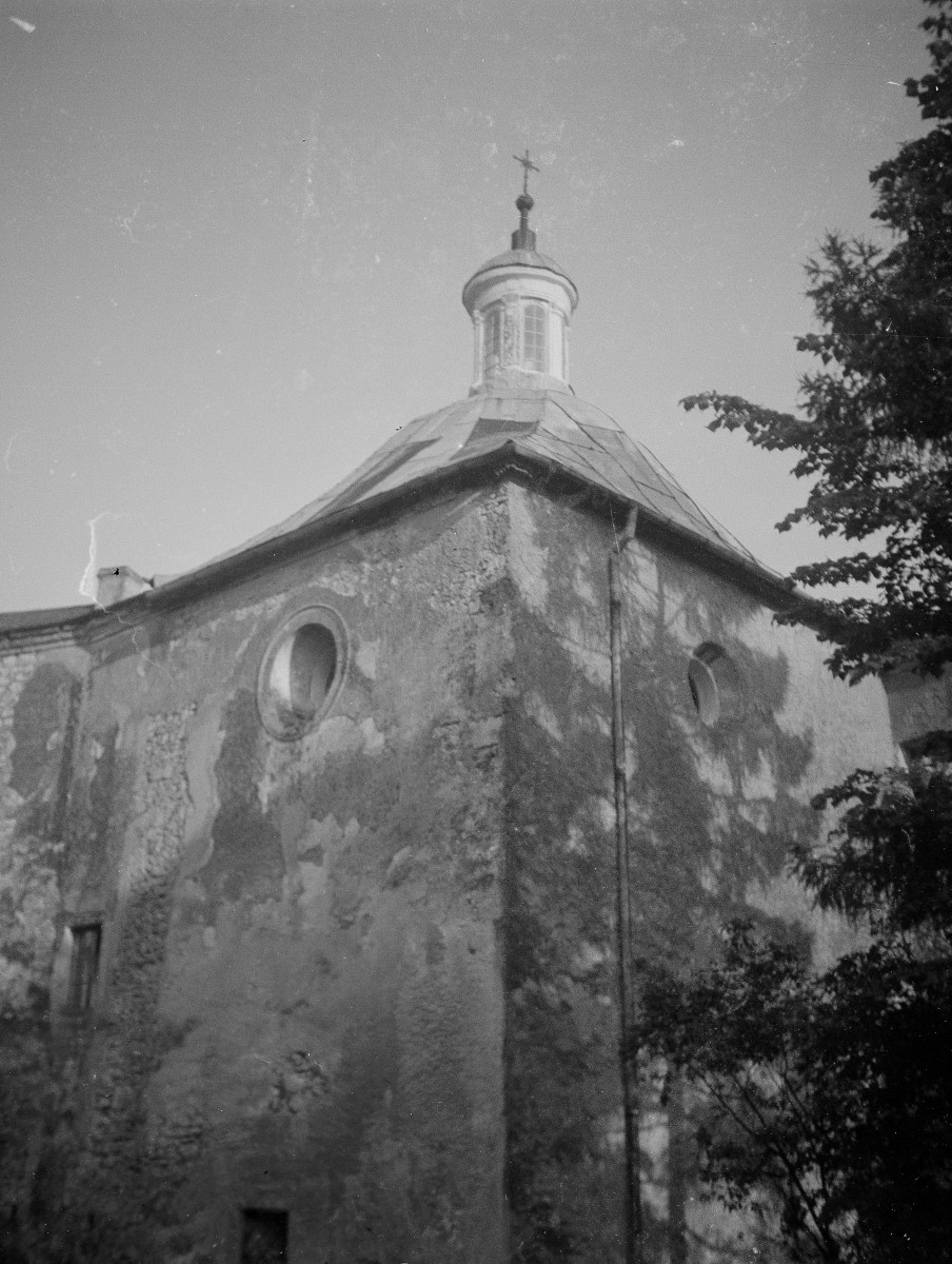 zamek - kaplica, skan 1