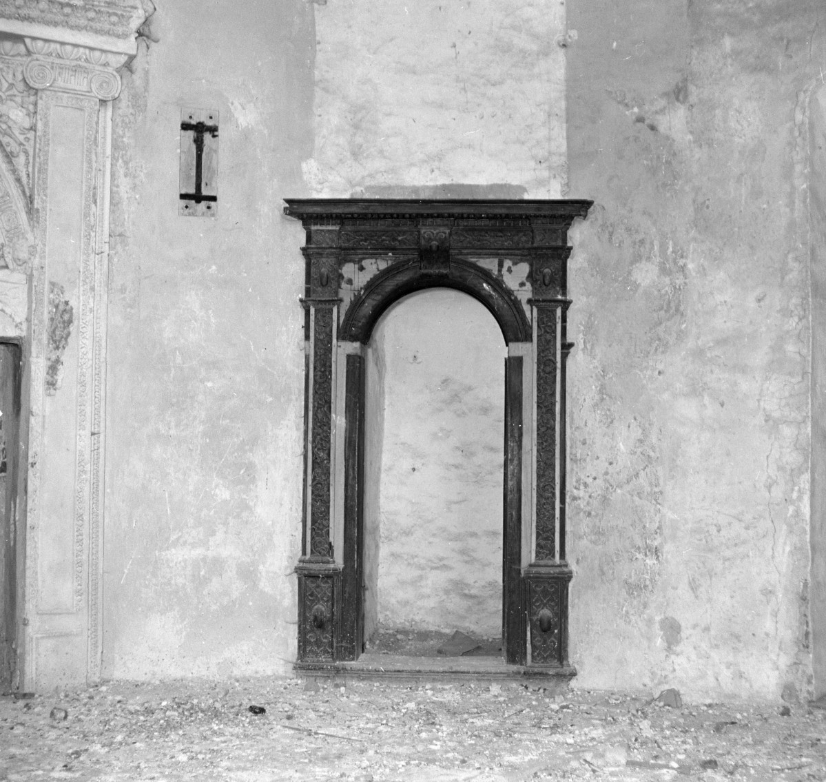 kaplica zamkowa - zamurowany portal, skan 1