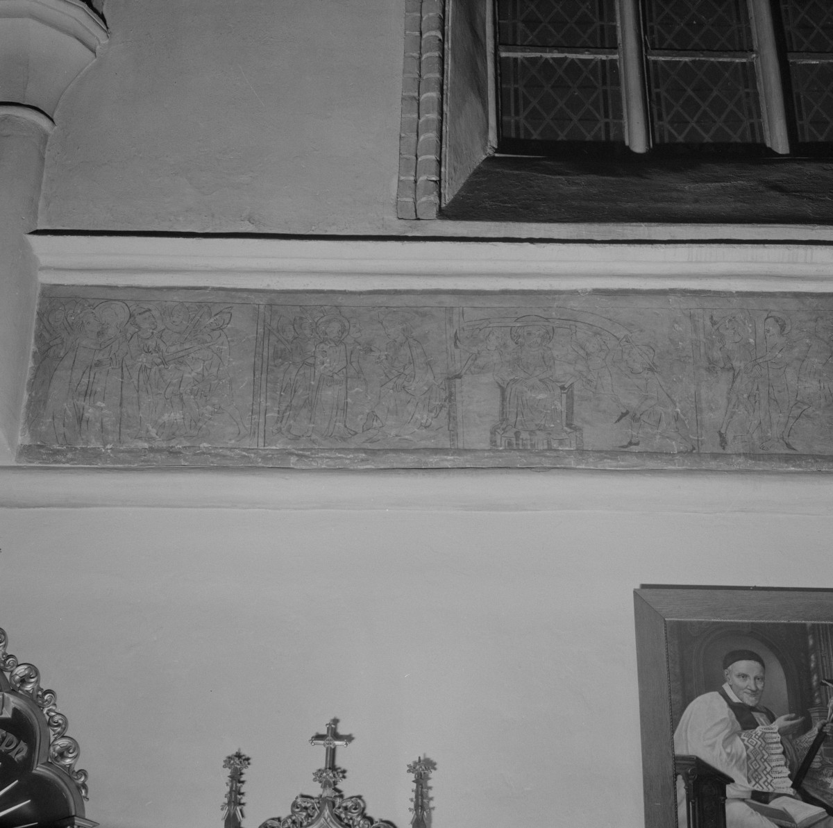 klasztor ss. Miłosierdzia /d.Cysterek oraz Benedyktynek/ - kościół pw. św. Jana Chrzciciela i św. Jana Ewangelisty - wnętrze - fryz - fragment, skan 1