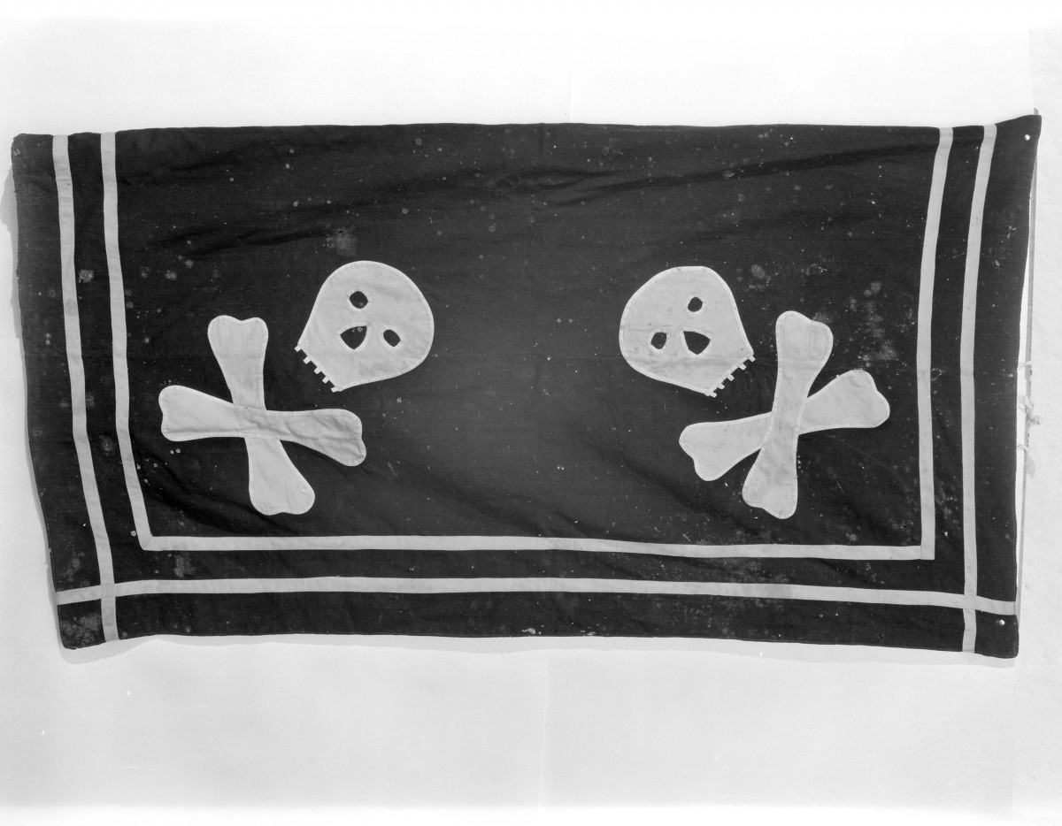 klasztor Benedyktynek - zbiory - czaprak pogrzebowy, skan 1